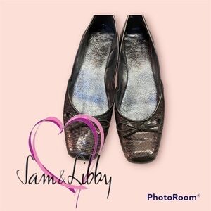 𝅺SAM and Libby slip on ballet flats EUC